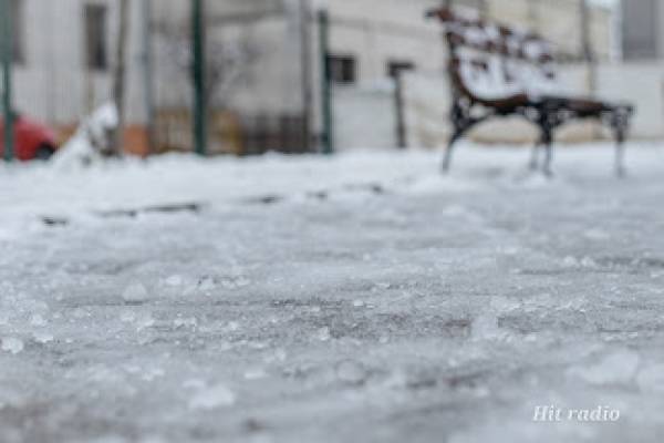 Sneg, led i jak vetar i u Homolju, vozači prilagodite brzinu