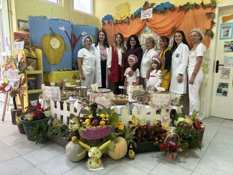 „Mame i tate, probajte i vi“: Roditelji probali hranu iz vrtića (FOTO)