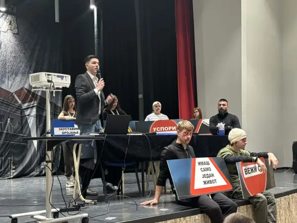 U Požarevcu održano predavanje za maturante o bezbednosti saobraćaja