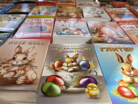 U susret Uskrsu: tezge pune ukrasa i dekoracije