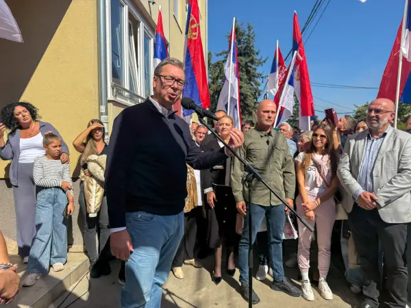 Vučić u Požarevcu i Kasidolu: Obišao porodicu Dakić i viteza Ljubičeva Milana Ivića