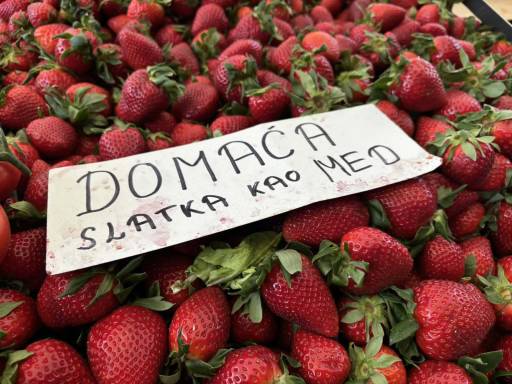 Pred Vaskrs voće uglavnom zadržalo cenu, dok je povrće nešto skuplje