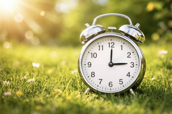 U nedelju počinje letnje računanje vremena