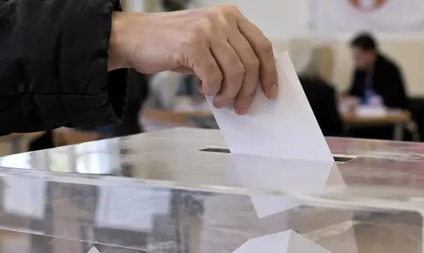 Vučić raspustio Skupštinu Srbije, vanredni parlamentarni izbori 25. oktobra