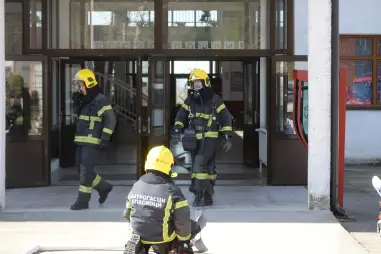 Taktička vežba u OŠ „Dule Jović“: Gašenje požara i evakuacija