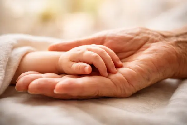 Manje rođenih, više preminulih u januaru: Nastavljen negativan prirodni priraštaj