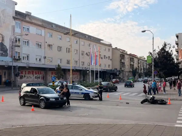 Sudar automobila i motocikla u centru Požarevca