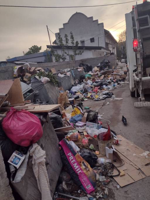 Apel „Komunalnih službi“ zbog smeća u centru Kostolca