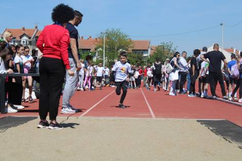 450 učenika na okružnom takmičenju u atletici u Požarevcu