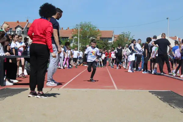 450 učenika na okružnom takmičenju u atletici u Požarevcu