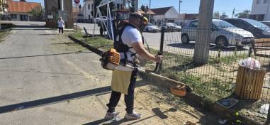 Uređen centar Bradarca: Aktivisti SNS-a organizovali akciju čišćenja