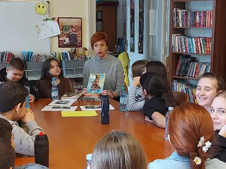 Osnovci kroz radionicu učili o 8. martu i znamenitim ženama istorije