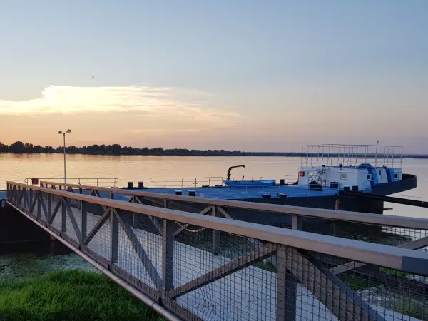 Na graničnom prelazu Veliko Gradište otkriveno više od devet tona neprijavljene nafte na brodu