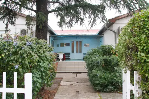 „Komunalne službe“ upozoravaju građane: Ne bacajte šut i vruć pepeo u kontejnere