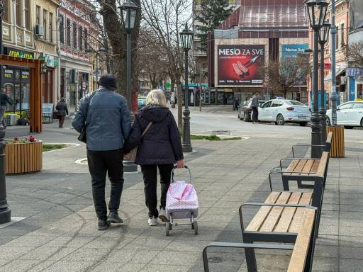 Paketi pomoći penzionerima 2026: počela podela u Srbiji