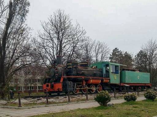 Uklanja se stara pruga iz parka u Kostolcu