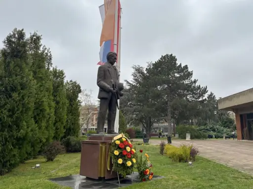 Sećanje na Milivoja Živanovića: Položeno cveće, počinju Glumačke svečanosti