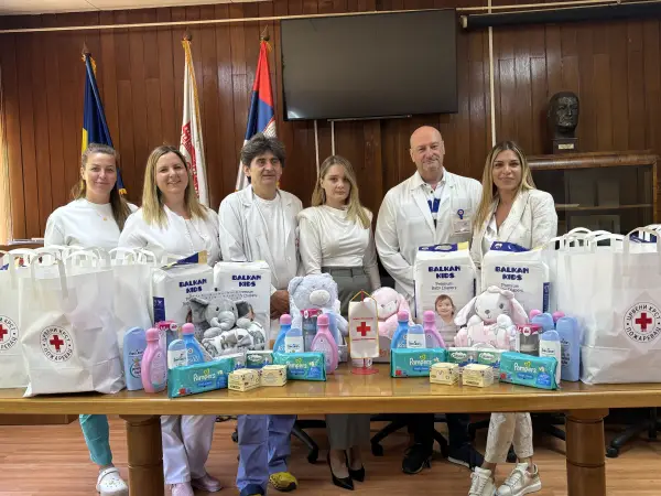 Poklon paketi za bebe rođene tokom „Nedelje Crvenog krsta“