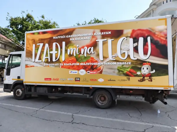 Sutra se u Požarevcu kuva ajvar: Stiže karavan „Izađi mi na teglu“
