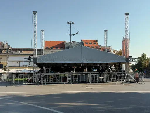 Neverne bebe večeras na Trgu oslobođenja