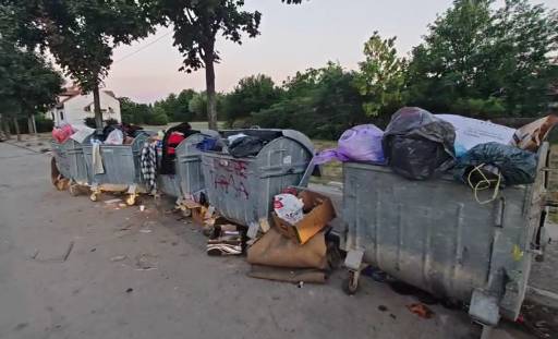 JKP „Komunalne službe“: Otpad odlagati u kontejnere, ne pored njih
